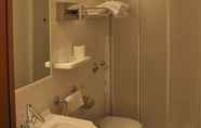 In-room Bathroom 5 Le Calandre Hotel