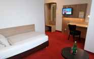 Bedroom 2 Montana Hotel Mönchengladbach