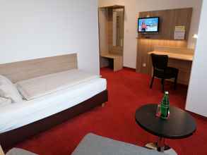 Bilik Tidur 4 Montana Hotel Mönchengladbach