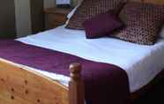 Kamar Tidur 4 The Dog and Partridge Country Inn