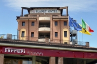 Luar Bangunan Planet Hotel