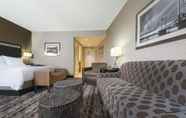 Phòng ngủ 2 Hampton Inn & Suites Portsmouth Downtown