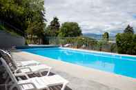 Swimming Pool Grandview Motel