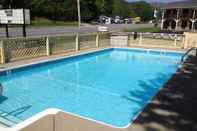 Swimming Pool Travelowe's Motel