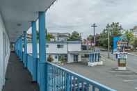 Bedroom Castaway Motel