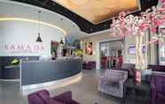 Lobi 3 Ramada by Wyndham The Hague Scheveningen