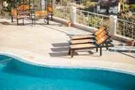 Swimming Pool Sea Hawk Hill Resort - A Luxury Boutique Resort