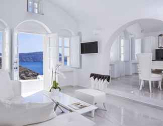 Lobi 2 Canaves Oia Suites