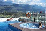 Swimming Pool Hotel Mocawa Plaza Armenia