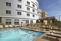 สระว่ายน้ำ Courtyard by Marriott Sunnyvale Mountain View