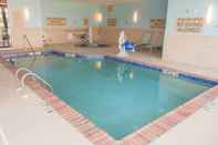 Swimming Pool SpringHill Suites Sumter