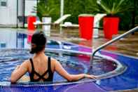 Kolam Renang Adriatika Hotel & Residence