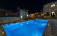 Swimming Pool 2 Skandalis Traditional Suites