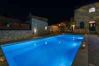 Swimming Pool Skandalis Traditional Suites