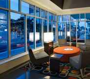 Sảnh chờ 3 Aloft Tampa Downtown