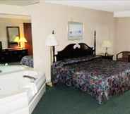 Bedroom 6 Best Western Plus Apple Valley Lodge Pigeon Forge