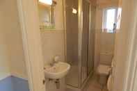In-room Bathroom Fairlight Lodge