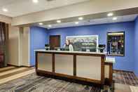 Lobi Hampton Inn Seattle/Everett