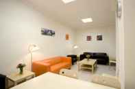 Common Space Hostal La Lonja