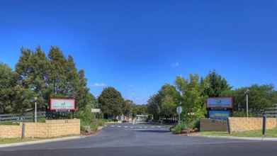 Bangunan 4 Airport Tourist Village Melbourne