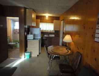 Bedroom 2 Airport Inn Motel & RV Park