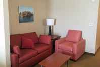 Ruang untuk Umum Best Western Plus Finger Lakes Inn & Suites