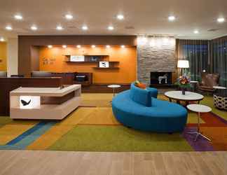 Lobby 2 Fairfield Inn & Suites by Marriott St. Paul Northeast