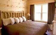 Bedroom 7 Cabins of Mackinaw