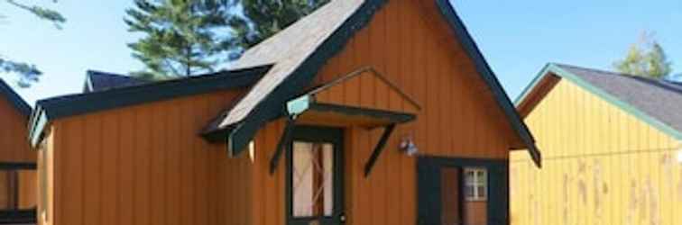 Exterior Cabins of Mackinaw