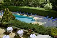 Swimming Pool L'Orangerie du Chateau des Reynats