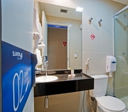 In-room Bathroom 3 Fast Sleep Guarulhos by Slaviero Hotéis