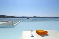 Kolam Renang Nikki Beach Resort & Spa Porto Heli