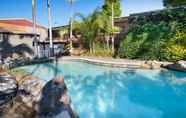 Swimming Pool 2 Villa Noosa Hotel