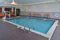 สระว่ายน้ำ Hilton Garden Inn Cincinnati/West Chester