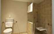 In-room Bathroom 4 Road Lodge Port Elizabeth