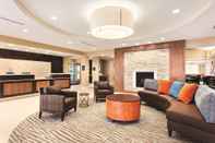 Lobi Homewood Suites Atlanta Airport North