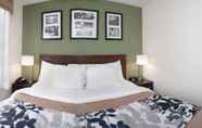 Bedroom 6 Days Inn by Wyndham Brooklyn Borough Park