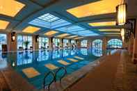 Swimming Pool Hilton Qingdao Golden Beach