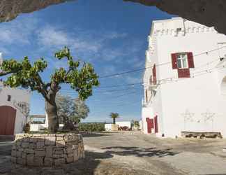 Exterior 2 Masseria Torre Coccaro