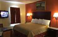 Bedroom 6 Red Carpet Inn - Bridgeton Vineland