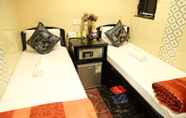 Kamar Tidur 3 Everest Inn Guest House