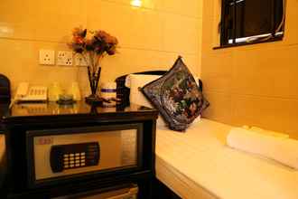 Kamar Tidur 4 Everest Inn Guest House