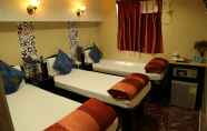 Kamar Tidur 3 Everest Inn Guest House