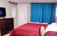 Bedroom 3 Sea Haven Resort Motel