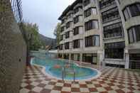 Swimming Pool Welcome Hotel at Srinagar