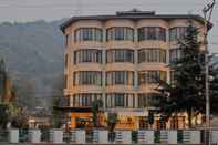 Exterior Welcome Hotel at Srinagar