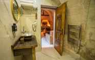 In-room Bathroom 7 Rox Cappadocia