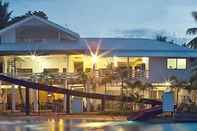 สระว่ายน้ำ Danao Coco Palms Resort