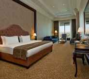 Bedroom 3 Vialand Palace Hotel