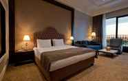 Bilik Tidur 4 Vialand Palace Hotel